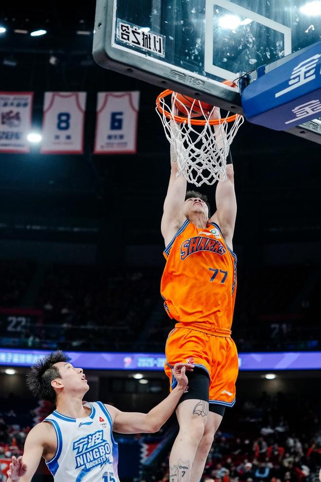 九州娱乐登录入口-上海大鲨鱼喜迎三连胜，表现出色的简单介绍