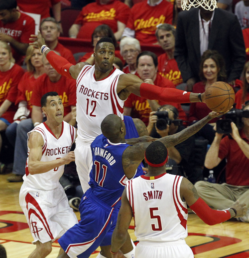 关于快船主场获胜,霍华德受伤不影响胜利的信息 关于快船主场获胜,霍华德受伤不影响胜利的信息