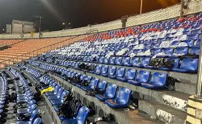 阿贾克斯中场当选队长，积极带领球队(阿贾克斯中场当选队长,积极带领球队进攻)